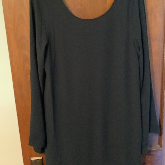 Show me your MuMu black bombshell dress w scoop neck & wide sheer sleeves 😍😍 - Picture 12 of 12